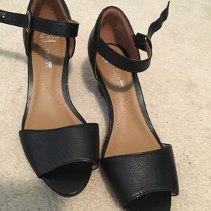 Peep Toe wedge sandals by clark in black
